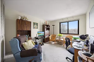 725 W Dempster St, Des Plaines, IL 60016 - Photo 15