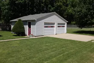 905 N Euclid St, Princeton, IL 61356 - Photo 3