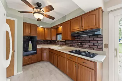 3S582 Behrs Circle Drive, Warrenville, IL 60555 - Photo 9