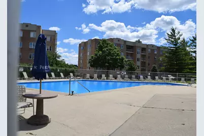 2200 S Stewart Avenue #2F, Lombard, IL 60148 - Photo 13