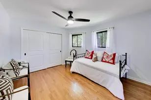 8864 E Prairie Rd, Skokie, IL 60076 - Photo 25