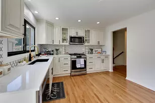 8864 E Prairie Rd, Skokie, IL 60076 - Photo 19