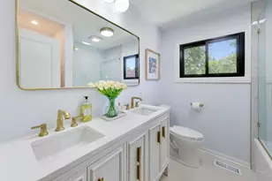 8864 E Prairie Rd, Skokie, IL 60076 - Photo 27