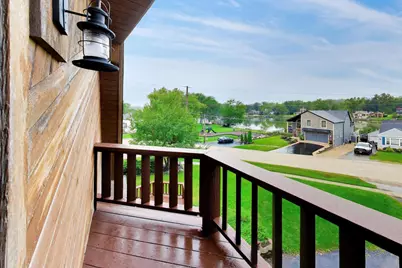 401 N River Road, Fox River Grove, IL 60021 - Photo 17