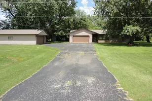 360 S Washington St, Braidwood, IL 60408 - Photo 1