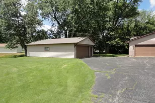 360 S Washington St, Braidwood, IL 60408 - Photo 3