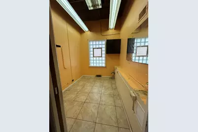 10853 S Western Avenue, Chicago, IL 60643 - Photo 5