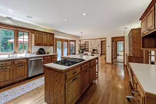 8701 Lake Ridge Dr, Darien, IL 60561 - Photo 13