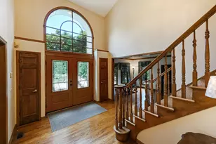 8701 Lake Ridge Dr, Darien, IL 60561 - Photo 5