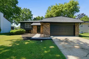 34 Berkshire Dr, Wheeling, IL 60090 - Photo 3