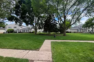 1353 Cove Dr, Prospect Heights, IL 60070 - Photo 3