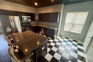 426 N Hickory St, Joliet, IL 60435 - Photo 5