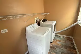 426 N Hickory St, Joliet, IL 60435 - Photo 17