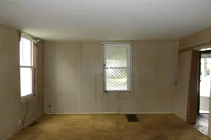 233 Buena Vista St, Paris, IL 61944 - Photo 3