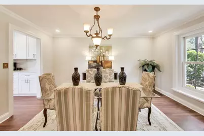 2074 Greenview Road, Northbrook, IL 60062 - Photo 15