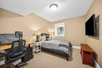 2121 Pioneer Road, Evanston, IL 60201 - Photo 17