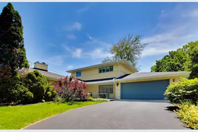 245 Ann Street, Clarendon Hills, IL 60514 - Photo 1