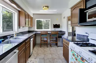 245 Ann St, Clarendon Hills, IL 60514 - Photo 9