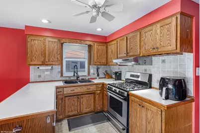 8410 Lawler Avenue, Burbank, IL 60459 - Photo 7