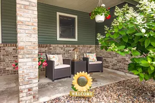 708 N Cherokee Ln, Pontiac, IL 61764 - Photo 5