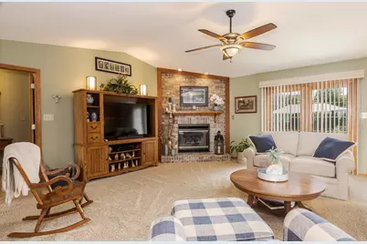 708 N Cherokee Lane, Pontiac, IL 61764 - Photo 27