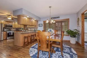 708 N Cherokee Ln, Pontiac, IL 61764 - Photo 9