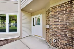 40 Willow Pkwy, Buffalo Grove, IL 60089 - Photo 3