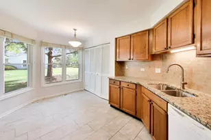 40 Willow Pkwy, Buffalo Grove, IL 60089 - Photo 9