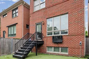1302 W 33rd St, Chicago, IL 60608 - Photo 15