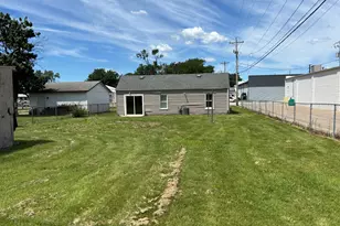 104 5th St, Colona, IL 61241 - Photo 5