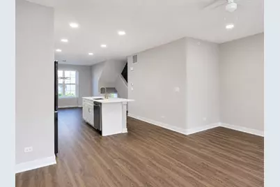 186 N East River Road, Des Plaines, IL 60016 - Photo 7