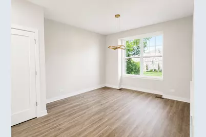 186 N East River Road, Des Plaines, IL 60016 - Photo 9