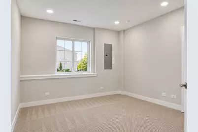 186 N East River Road, Des Plaines, IL 60016 - Photo 17