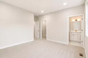 186 N East River Rd, Des Plaines, IL 60016 - Photo 11