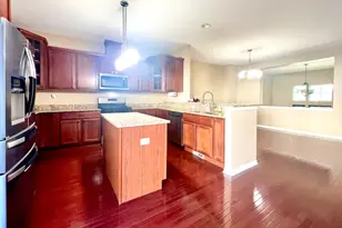 546 Grosvenor Ln, Aurora, IL 60504 - Photo 5