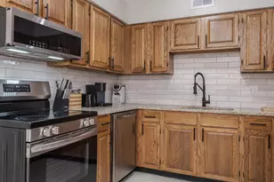 2003 Tracy Dr, Bloomington, IL 61704 - Photo 21