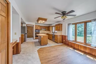 41W700 Lenz Rd, Elgin, IL 60124 - Photo 11