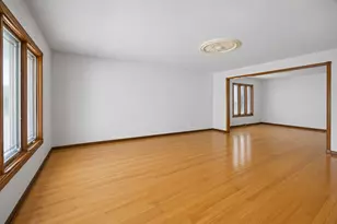 1012 Courtland Ave, Park Ridge, IL 60068 - Photo 3