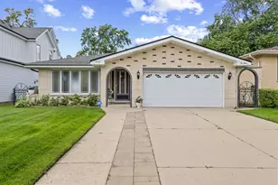 1012 Courtland Ave, Park Ridge, IL 60068 - Photo 1
