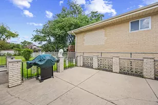 1012 Courtland Ave, Park Ridge, IL 60068 - Photo 9
