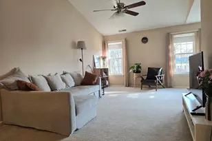 1914 Quaker Hollow Ln, Streamwood, IL 60107 - Photo 19
