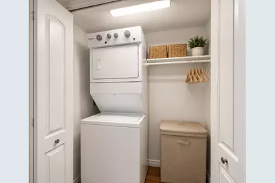 345 N Canal Street #607, Chicago, IL 60606 - Photo 17