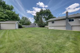 27W719 Sycamore St, West Chicago, IL 60185 - Photo 11