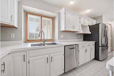 11497 Ridgecrest Drive, Roscoe, IL 61073 - Photo 9
