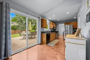 599 Ryegrass Cir, Aurora, IL 60504 - Photo 11
