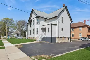 323 S Hale St, Wheaton, IL 60187 - Photo 3