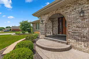 8000 Binford Dr, Orland Park, IL 60462 - Photo 3