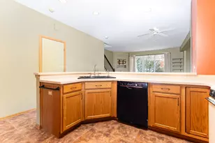 2572 Arcadia Cir, Naperville, IL 60540 - Photo 9