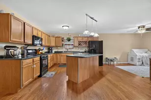 207 E Main St, Cornell, IL 61319 - Photo 9