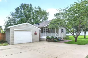 207 E Main St, Cornell, IL 61319 - Photo 3